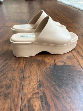 Steve Madden Nude/Beige Platform Slide Sandals